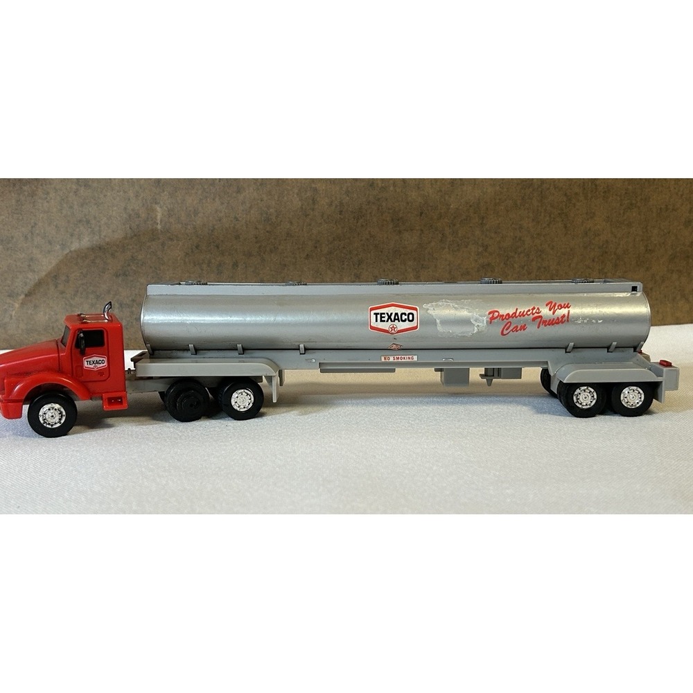 1975 Texaco Toy Tanker Truck 1995 Edition